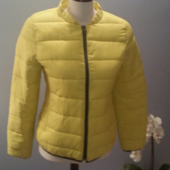 Old Navy canary yellow light puffer jacket EUC - Picture 1 of 4